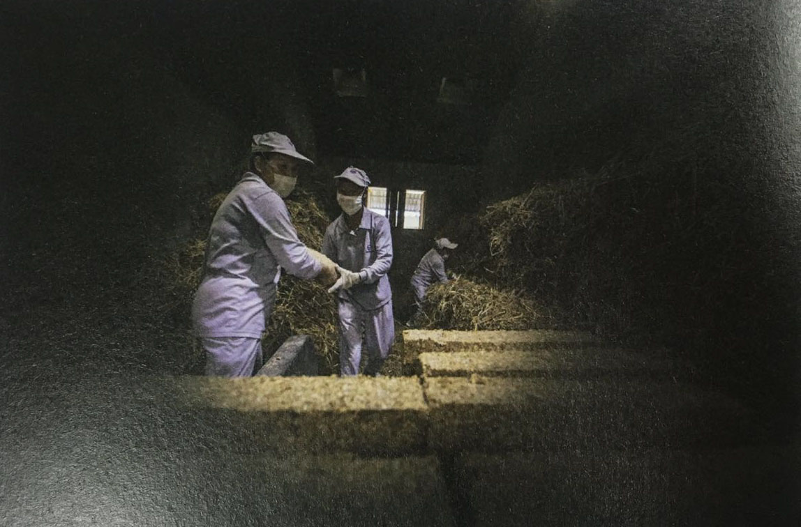 曲塊裝倉.jpg 曲塊裝倉.jpg